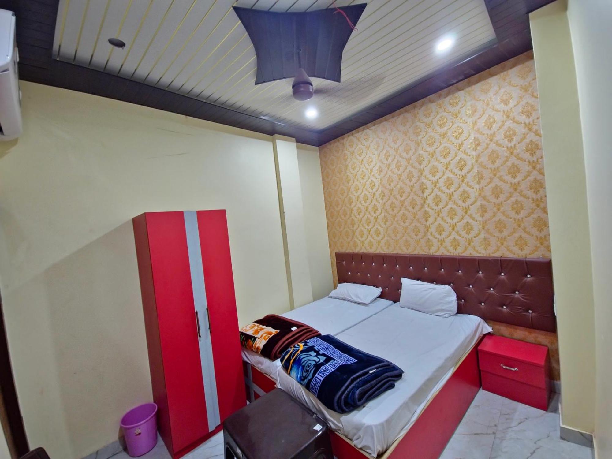 Kalika P Guest house *